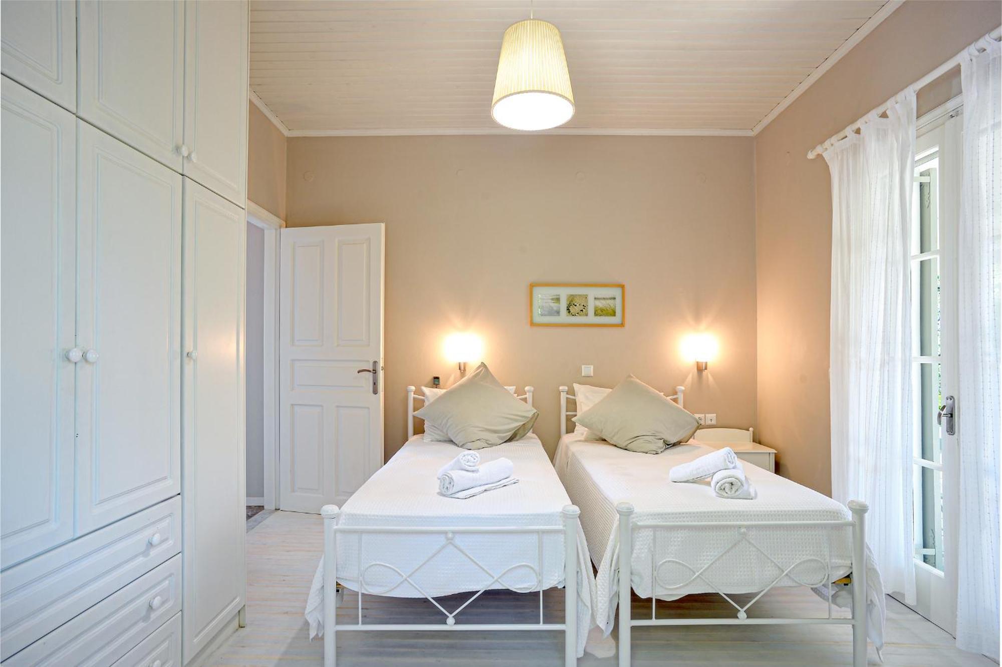 Porto Ozias Lioniskari Seaviews - Paxoi'S Private Pool Oasis 빌라 외부 사진