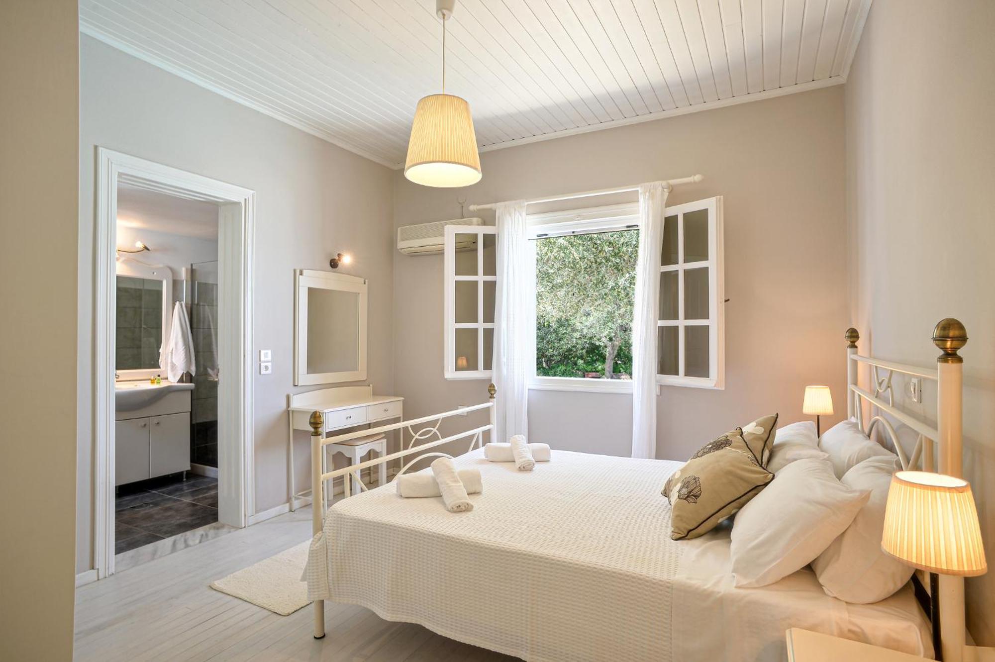 Porto Ozias Lioniskari Seaviews - Paxoi'S Private Pool Oasis 빌라 외부 사진